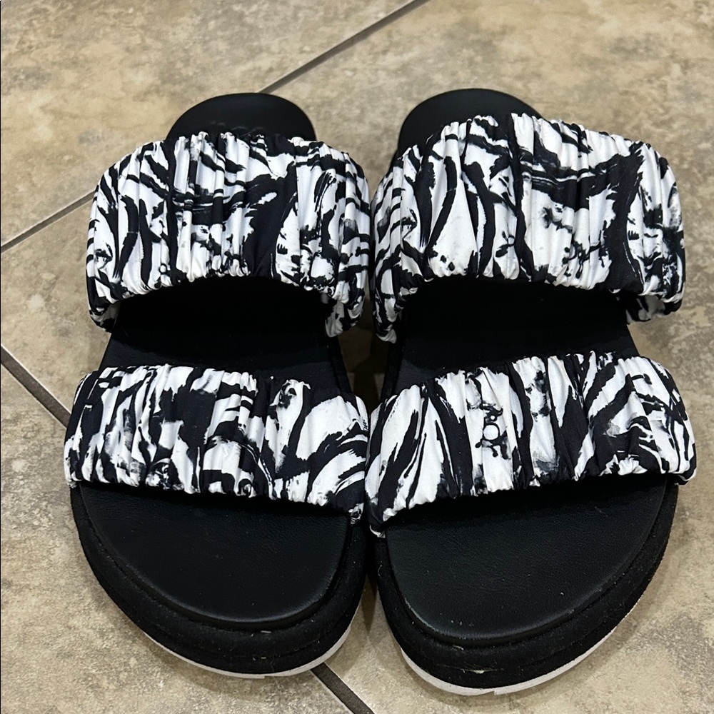 Sorel Black and White Striped Sandals 7.5